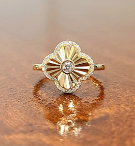 14kt Yellow Gold Diamond Miracle Plate Clover Ring with brilliant-cut diamonds in a miracle plate setting