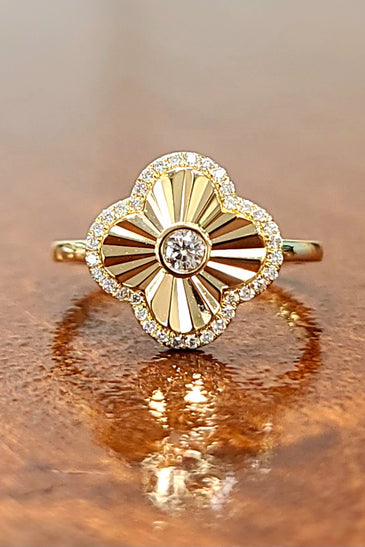 14kt Yellow Gold Diamond Miracle Plate Clover Ring with brilliant-cut diamonds in a miracle plate setting