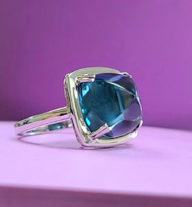 18kt WG Sugarloaf Cut London Blue Topaz Ring