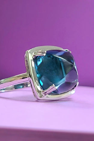 18kt WG Sugarloaf Cut London Blue Topaz Ring