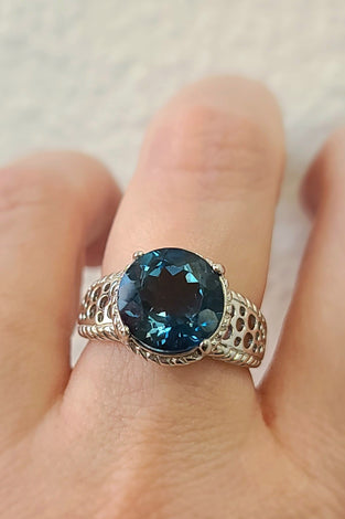 london blue topaz featured on a stunning sterling silver band