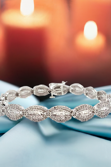 Stunning vintage baguette diamond bracelet with 10k white gold