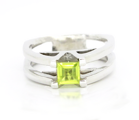 Sterling silver peridot V ring with square green cushion-cut stone